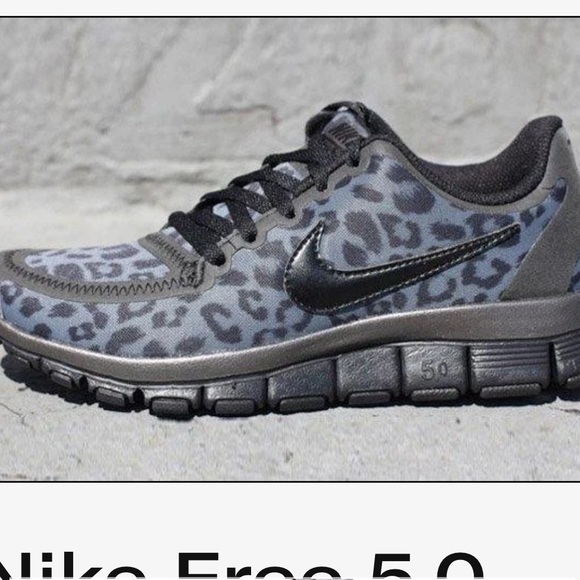 EUC WMNS Nike Free 5.0 V4 Black Leopard Shoes - Picture 9 of 10